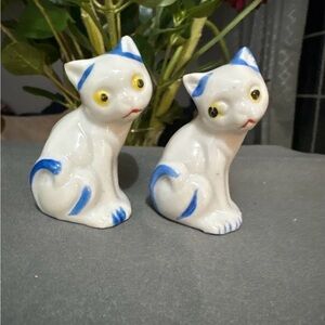 Vintage Japan Cat Kitten Salt Pepper Shakers White Blue Ceramic Mid Century